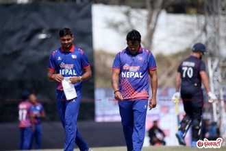 गुलशनले लिए बाउको विकेट